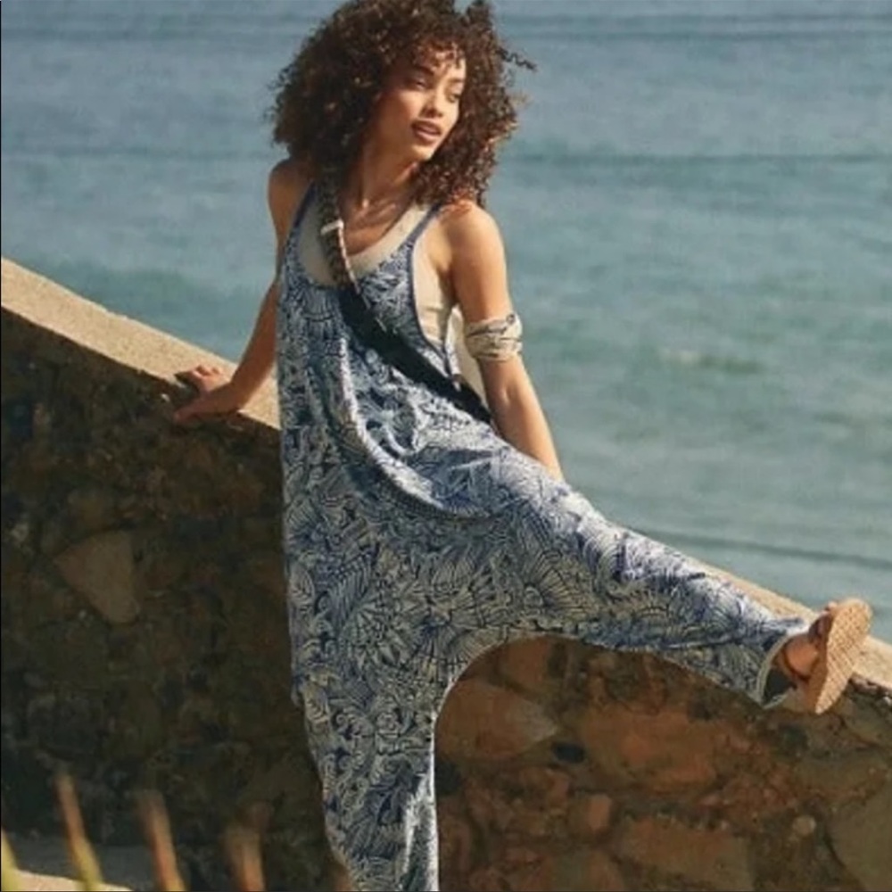 🌊 FREE PEOPLE PRINTED HOT SHOT ONESIE